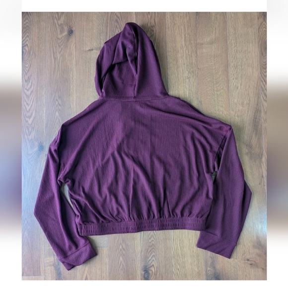 BCBGeneration Women's XL Waffle Knit Crop Zip-Up Hoodie Wine NWT - Picture 7 of 8
